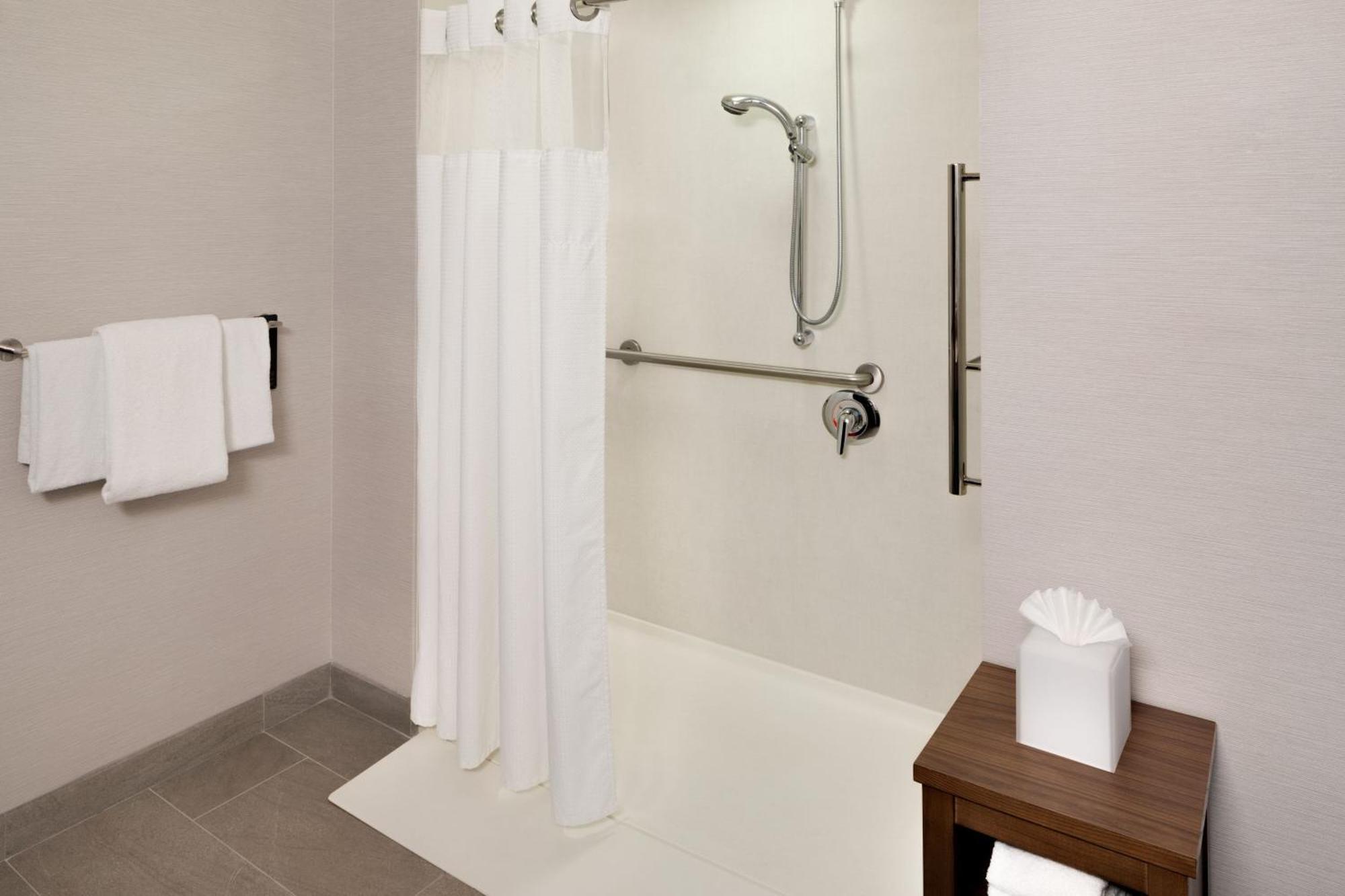 Courtyard By Marriott Stamford Downtown Hotel Ngoại thất bức ảnh