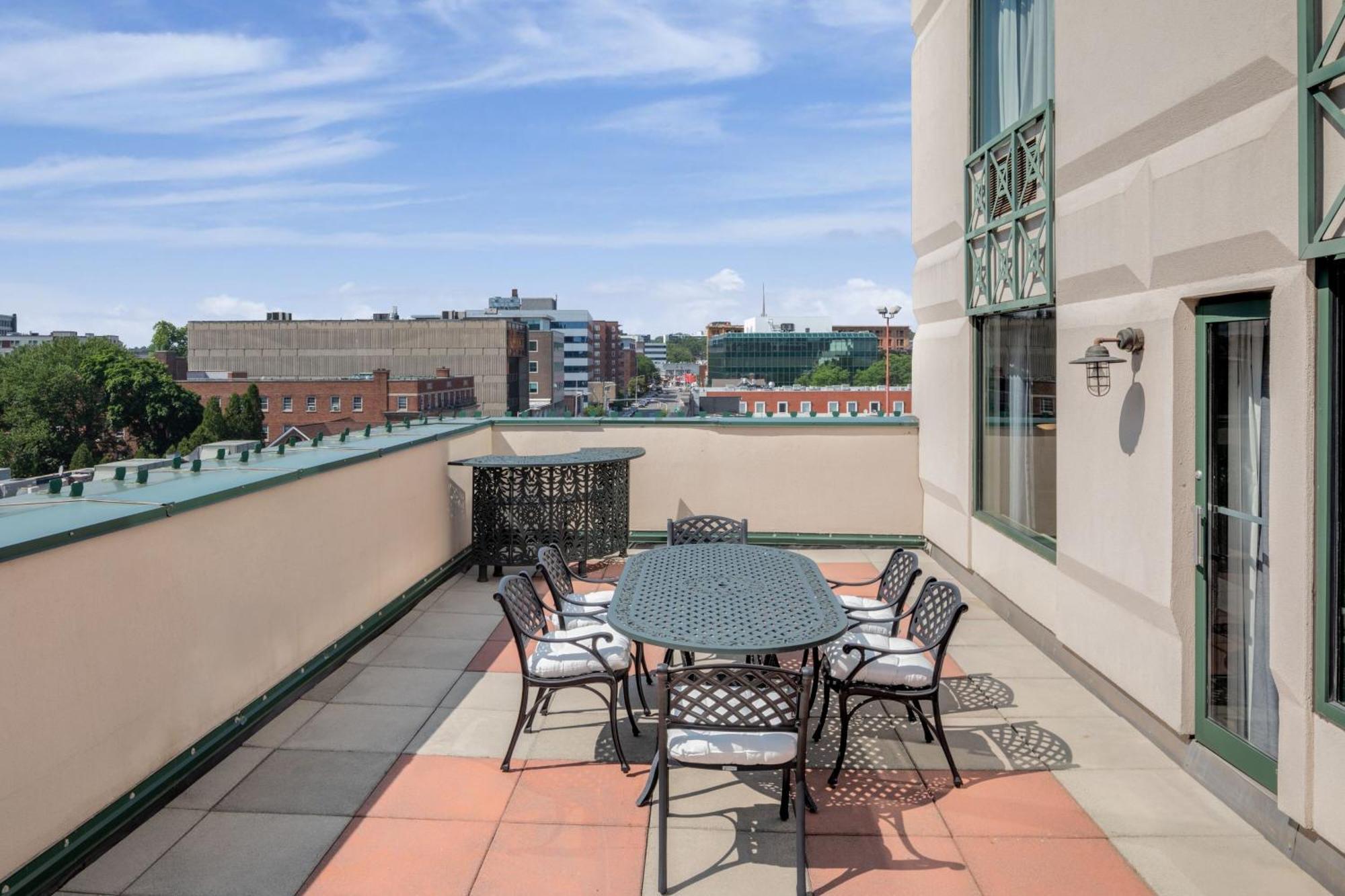 Courtyard By Marriott Stamford Downtown Hotel Ngoại thất bức ảnh