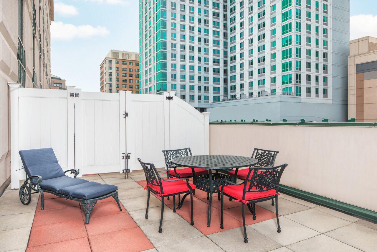 Courtyard By Marriott Stamford Downtown Hotel Ngoại thất bức ảnh